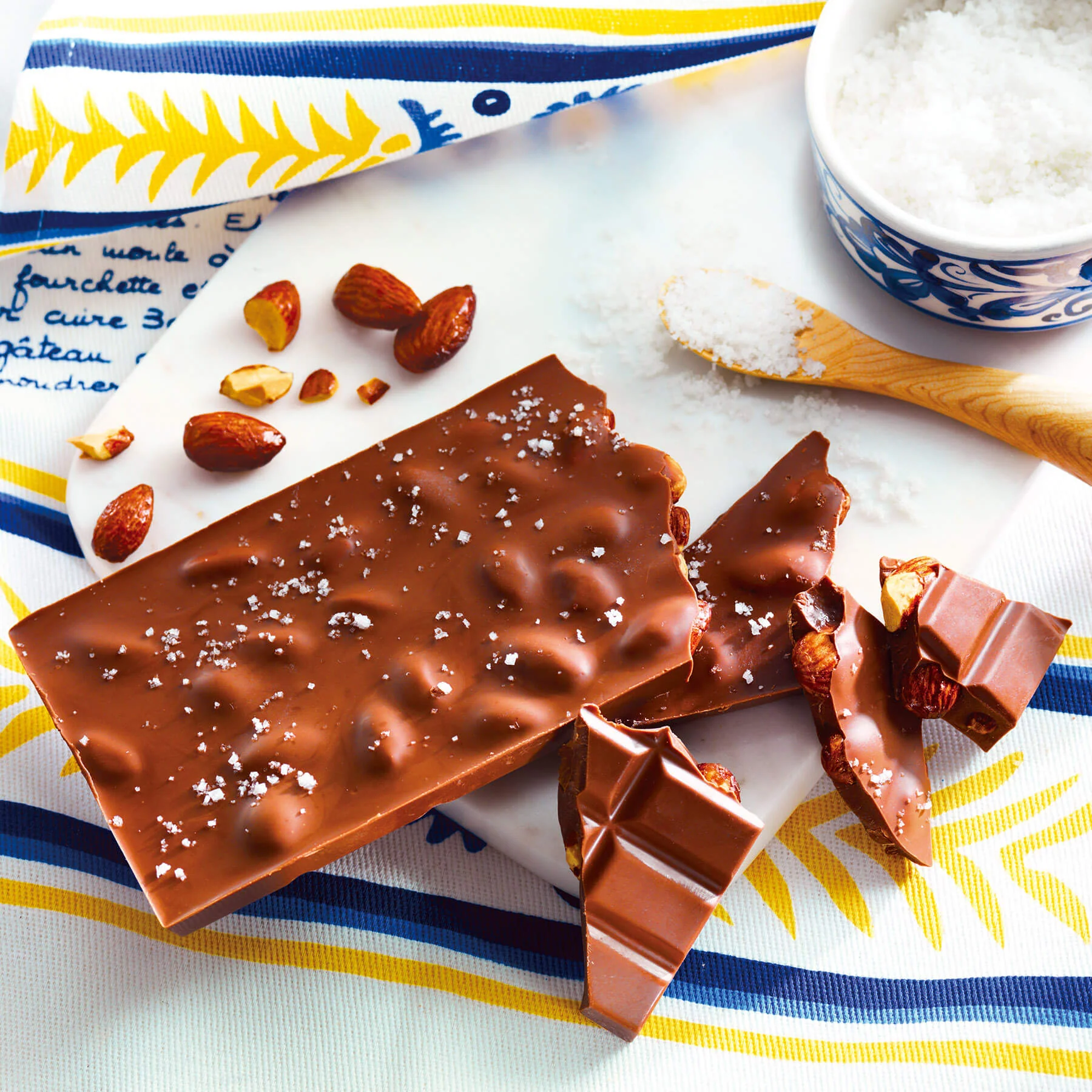 COMING SOON: ROYCE' Tablette Chocolat "Amande Salée"